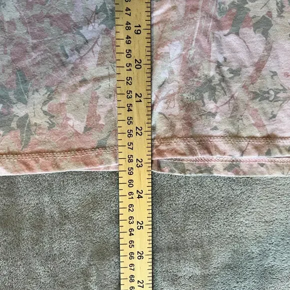 Women's Camo 97 Short Sleeve Graphic T-Shirt - Pink Size Small - Picture 4 of 6